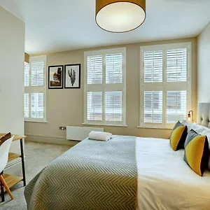  Apartment Kingsway